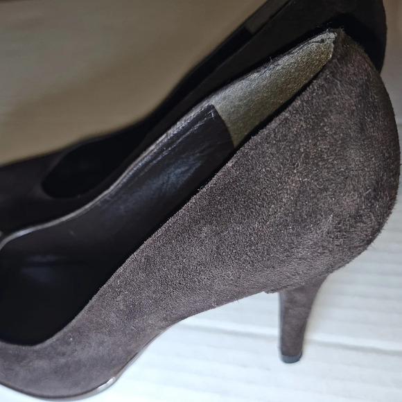 Stuart Weitzman Brown Suede Pumps - Picture 4 of 10
